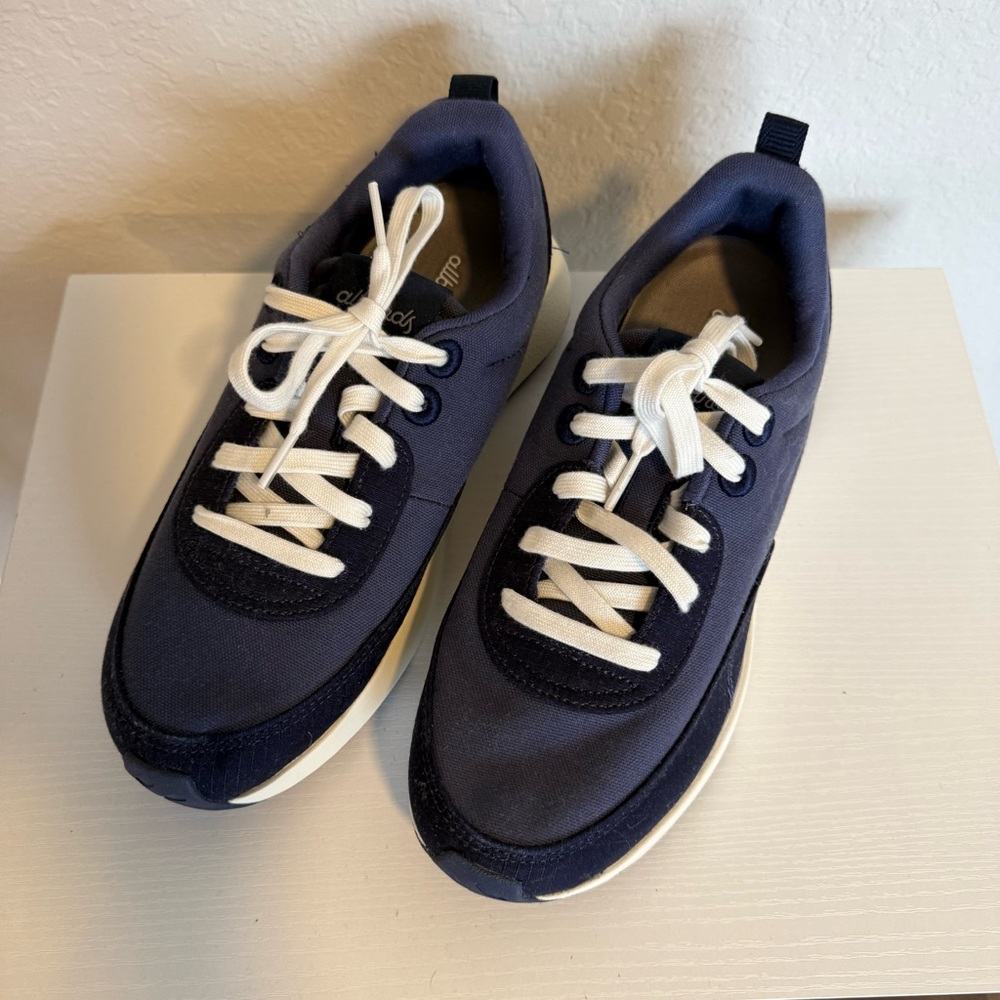 Allbirds Navy Blue Sneakers with White Laces Women’s Size 9 - Picture 3 of 11